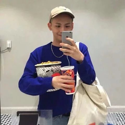 步友唯茜