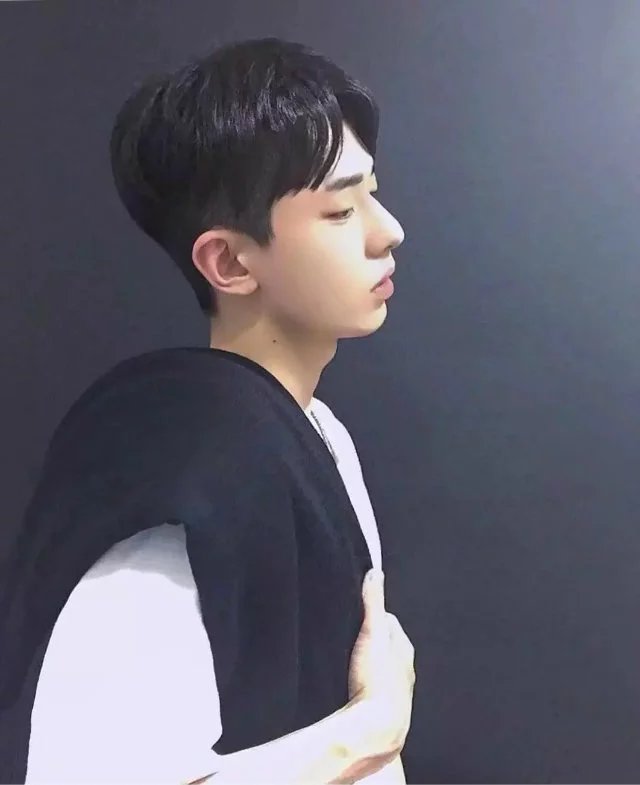 宇文妹岩谦